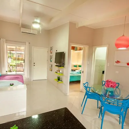 3 Pools, Close To Beach, Downtown Jaco Appartement